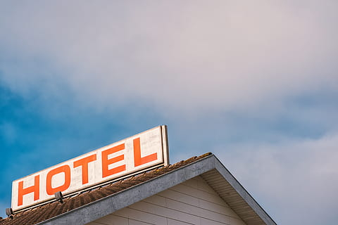 Сети гостиниц Hilton и Hyatt приостанавливают развитие в России