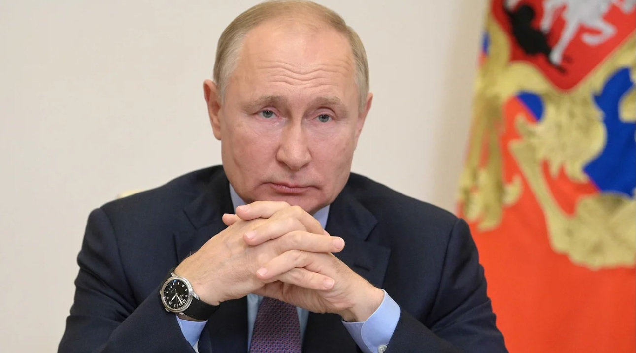 Путин заявил, что практически ежедневно общается с членами правительства по поводу минимизации последствий санкций для экономики