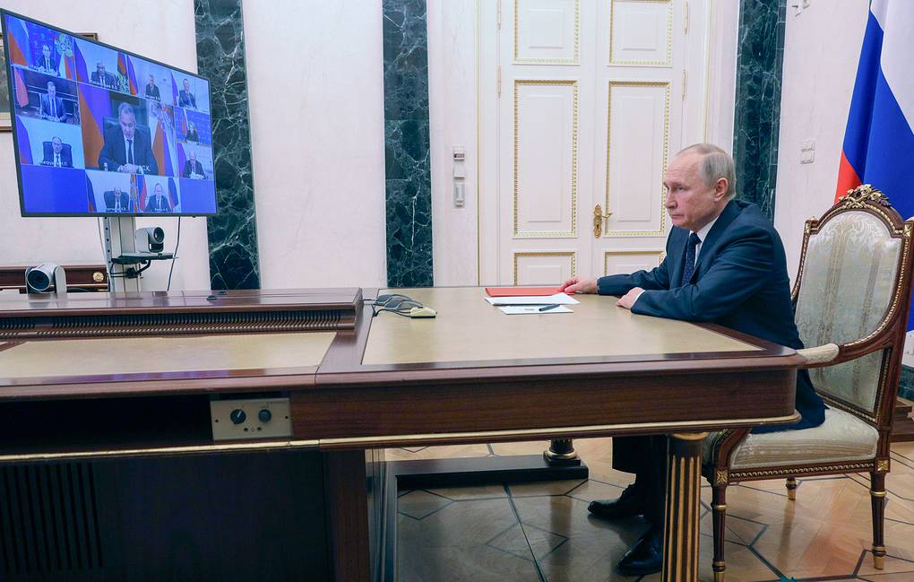 Владимир Путин провел оперативное заседание Совбеза