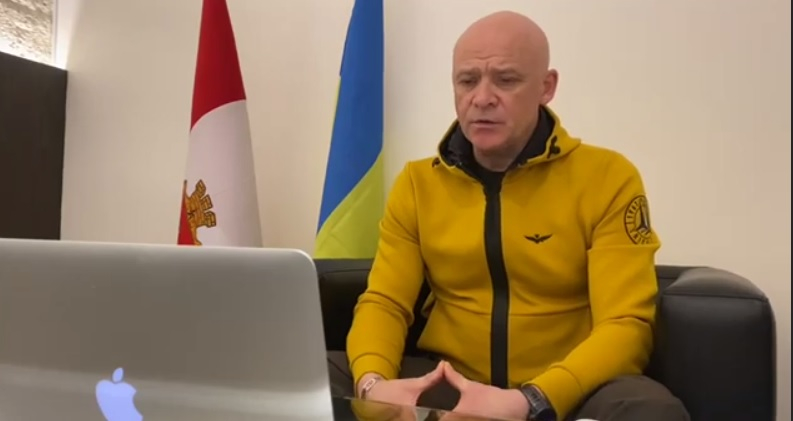 Украинские военные обстреляли автобусы с беженцами из Николаева по пути в Одессу