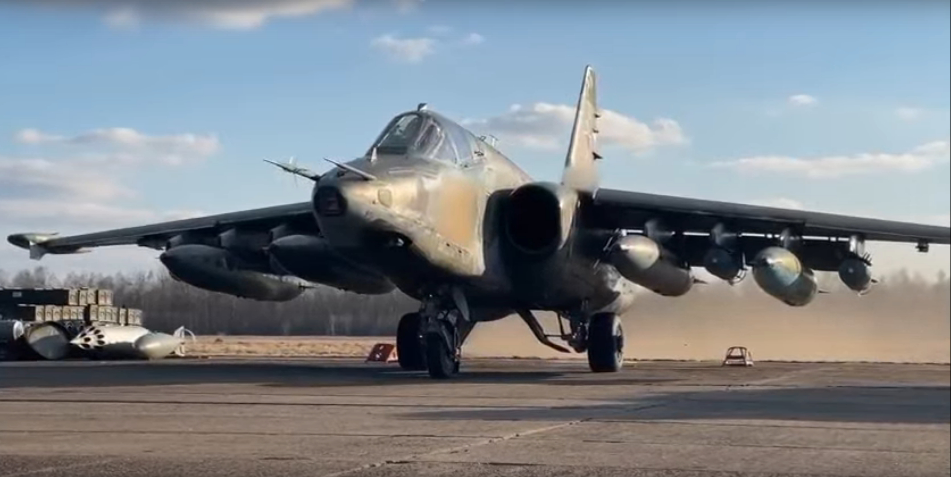 Минобороны показало кадры уничтожение склада с боеприпасами ВСУ штурмовой авиацией ВКС России
