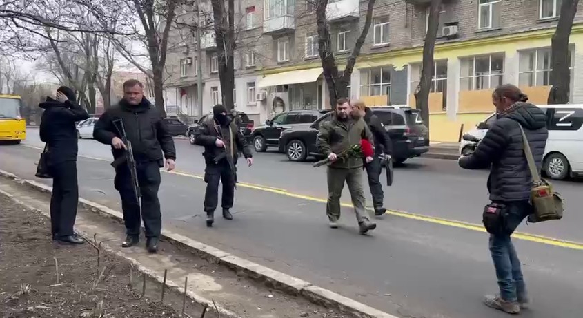 Денис Пушилин возложил цветы к месту падения украинской «Точки-У»