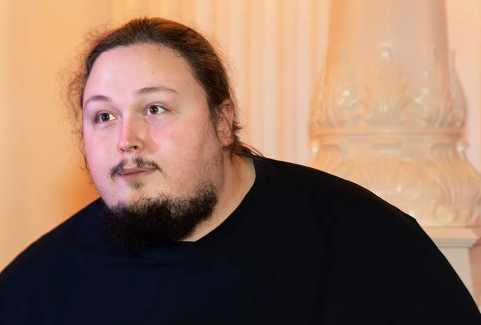 «Я чувствовал себя крайне некомфортно»: Лука Сафронов рассказал, почему пристегнул себя к Макдональдсу