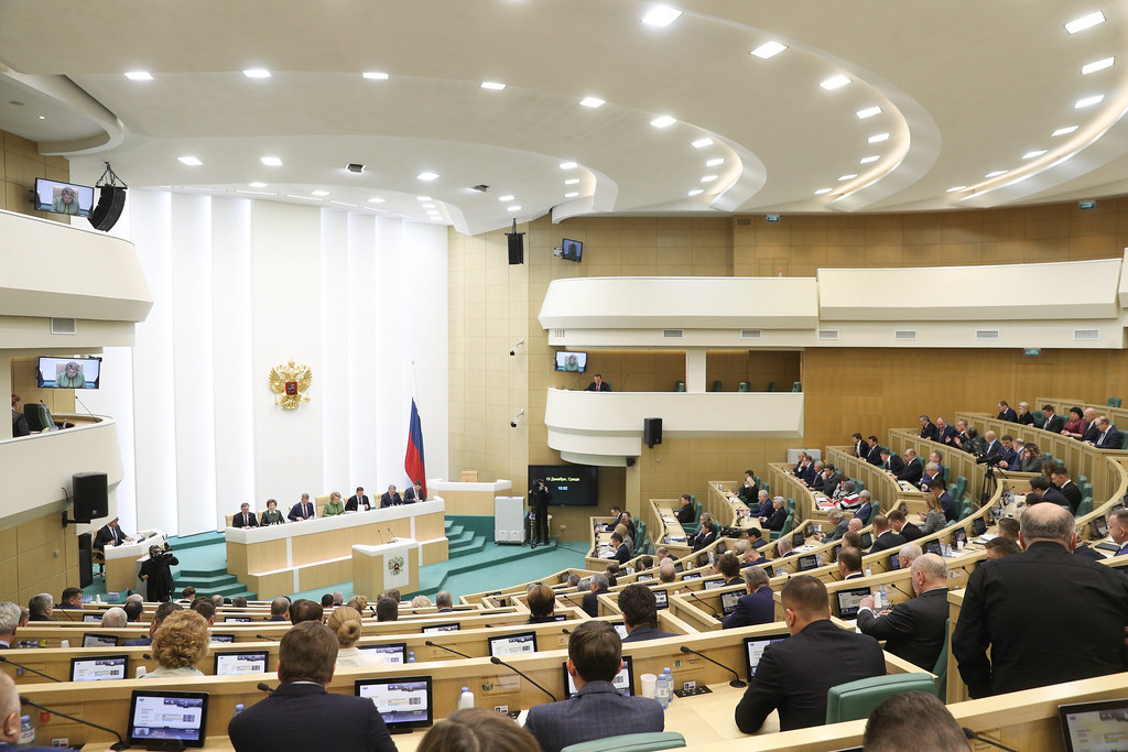 Совет Федерации не намерен инициировать введение ответственности за операции на нерегулируемом валютном рынке