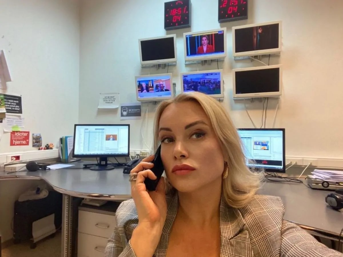 Сорвавшая эфир новостей Марина Овсянникова рассказала про подготовку к перформансу