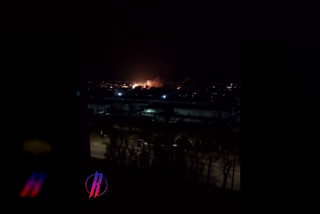В Мелитополе горит здание