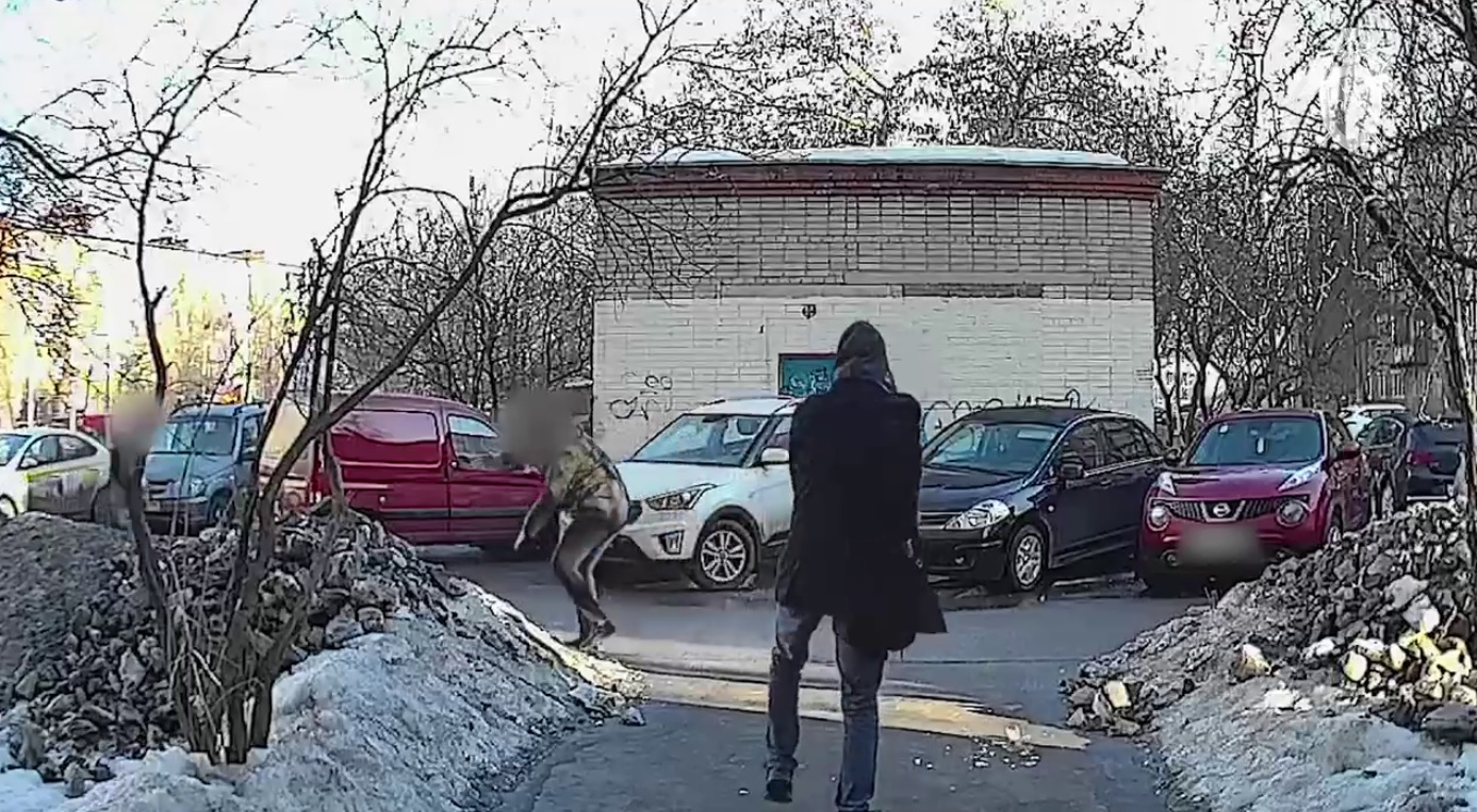 В Домодедове парень отомстил бывшей возлюбленной, облив кислотой девушку и ее нового молодого человека