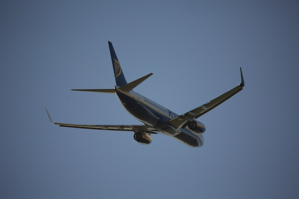 Названа возможная причина крушения Boeing 737 на юге Китая