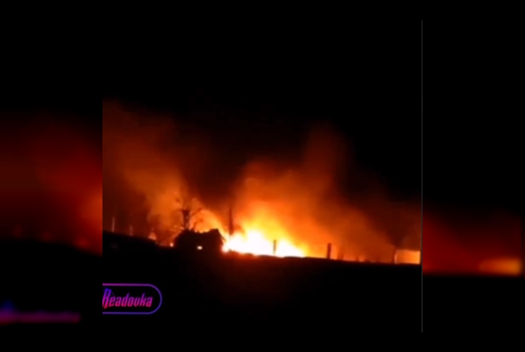 Появились кадры пожара в войсковой части ВСУ в городе Бахмут