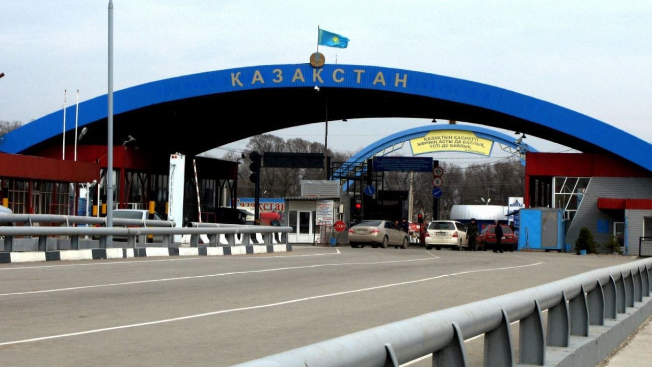 С 30 марта Россия снимет ограничение на въезд через границу с Казахстаном и Монголией