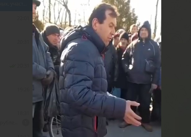 Мэр Балаклеи объяснил жителям, что кроме российской армии никто не предложил помощь городу