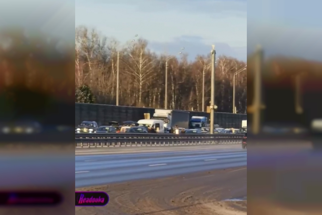 На Новорижском шоссе в Москве крупное ДТП