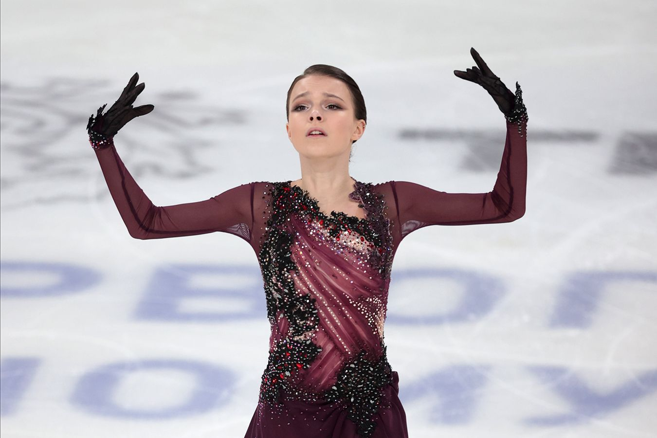 Анна Щербакова блеснула на льду в потрясающем наряде