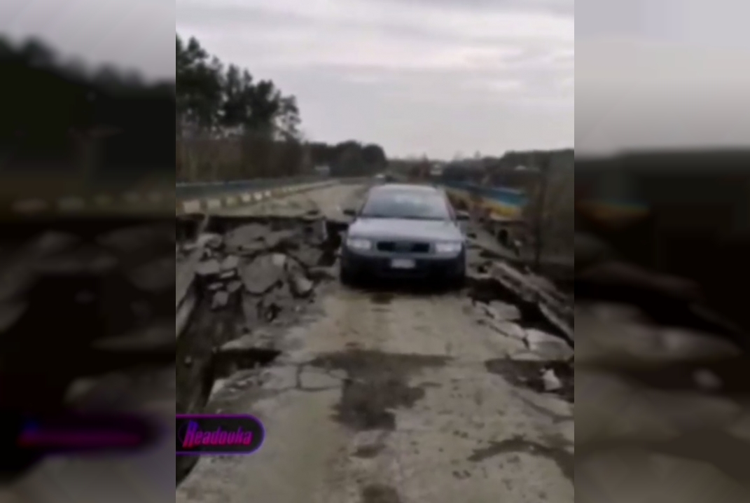 В Сумской области жители ездят по подорванному ВСУ мосту
