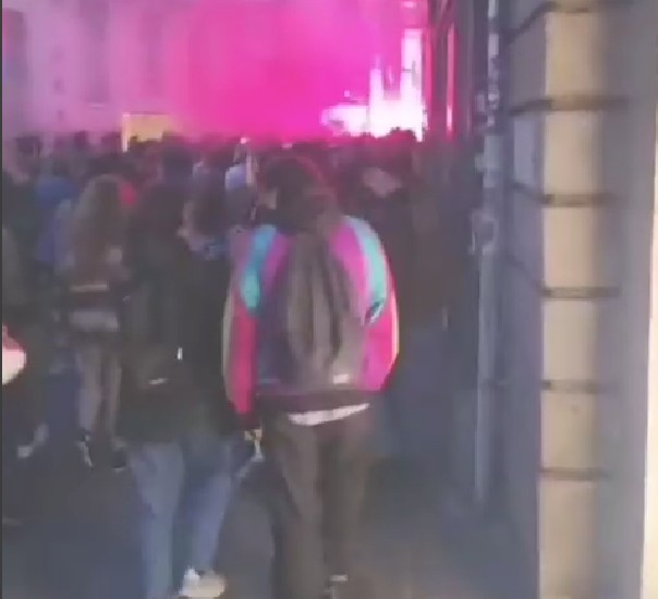 Во французском городе Ренн намечается массовый митинг против Макрона и Ле Пен