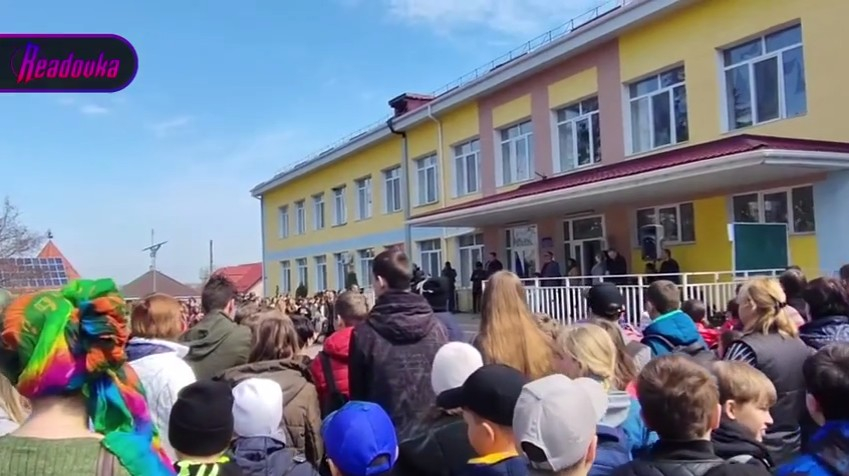 В освобожденную Волноваху возвращается мирная жизнь