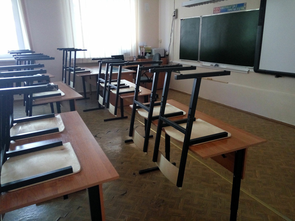 Брянские школы эвакуируют после сообщений о минировании