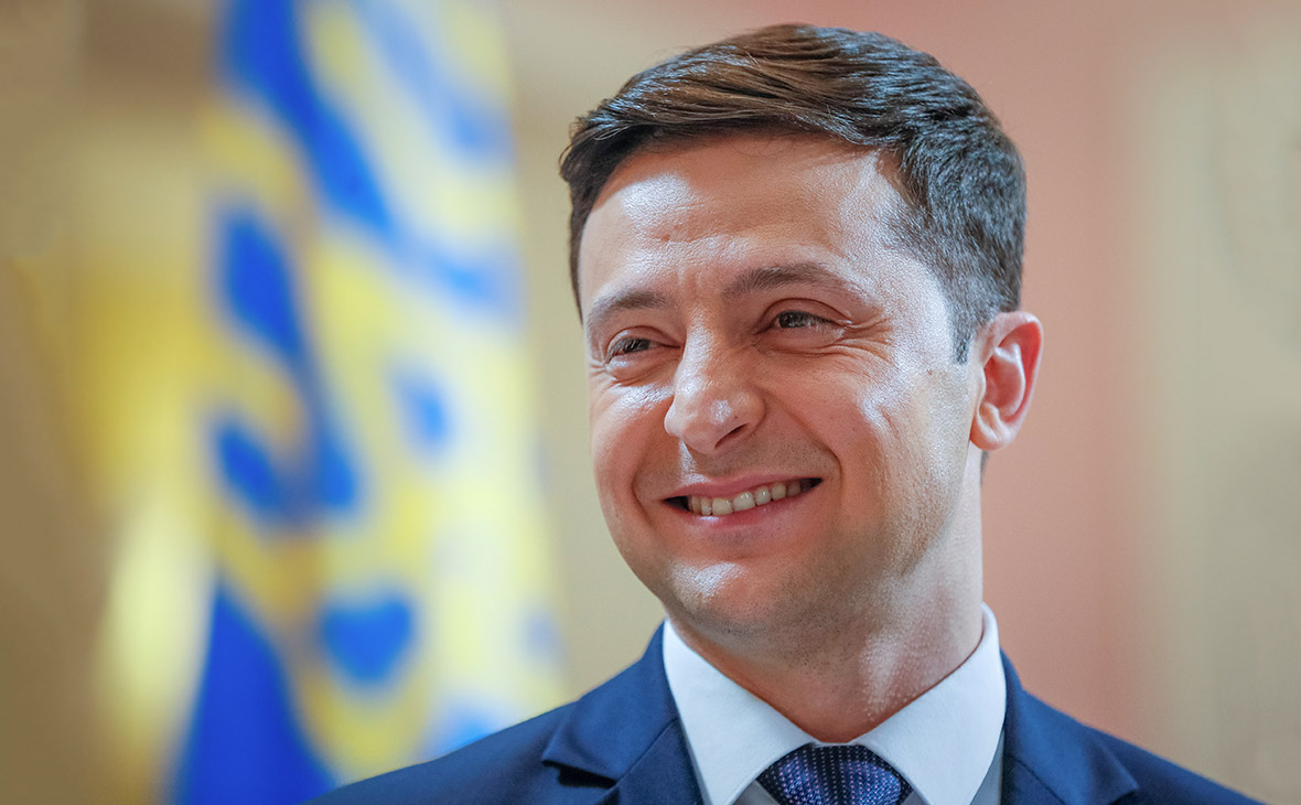 Зеленский намерен продлить военное положение в стране