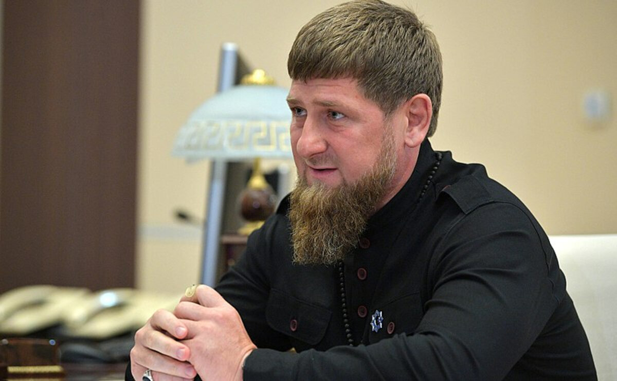 Кадыров сообщил об отправке на Донбасс группы из сотни представителей народов России