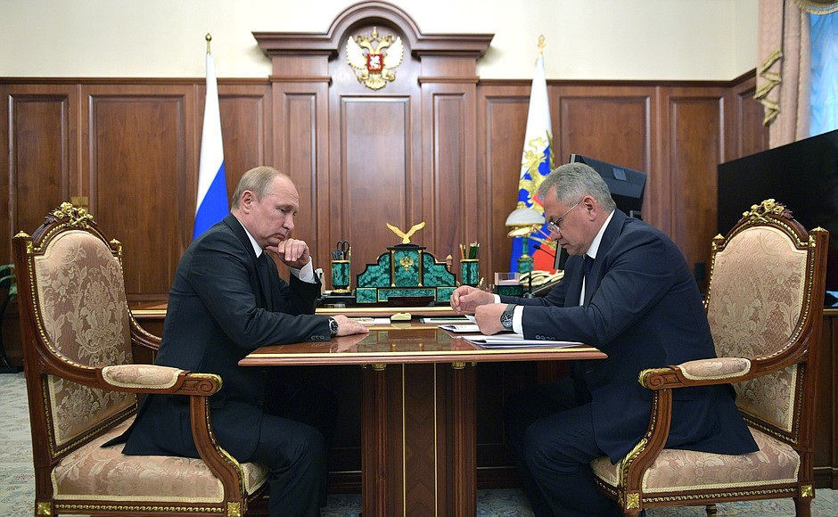 Шойгу доложил Путину об освобождении Мариуполя