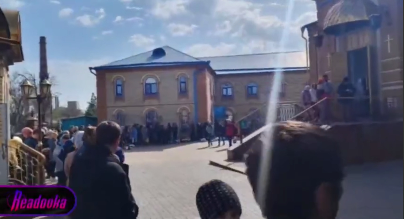 В Мариуполе проходит пасхальное богослужение
