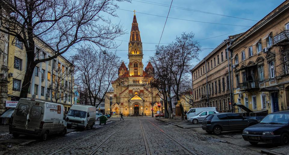 В Одессе введут затяжной комендантский час на майские праздники