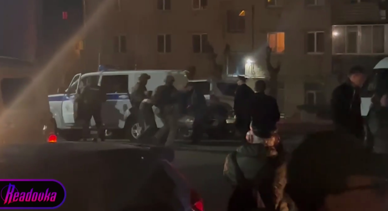 Полицейские задержали мужчину, взявшего в заложники трехлетнего сына