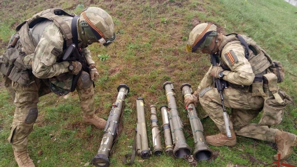 Бойцы Росгвардии обнаружили внушительный схрон с оружием украинских диверсантов в Харьковской области