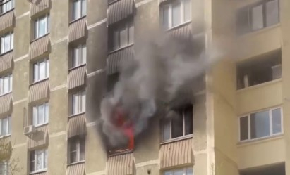 В Мытищах в жилом доме произошел крупный пожар