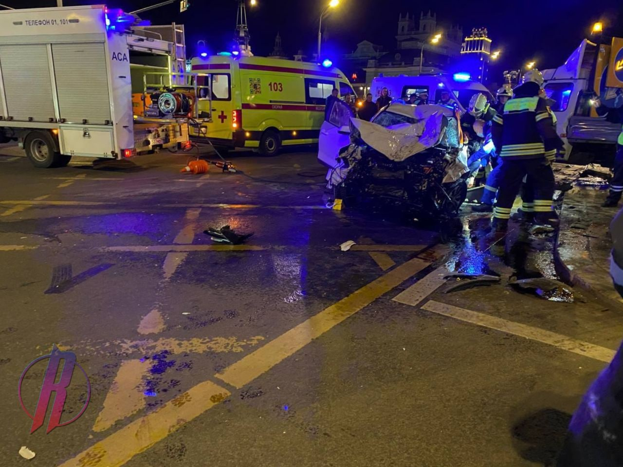 Четыре человека пострадали в ДТП с участием блогера Некоглая в Москве