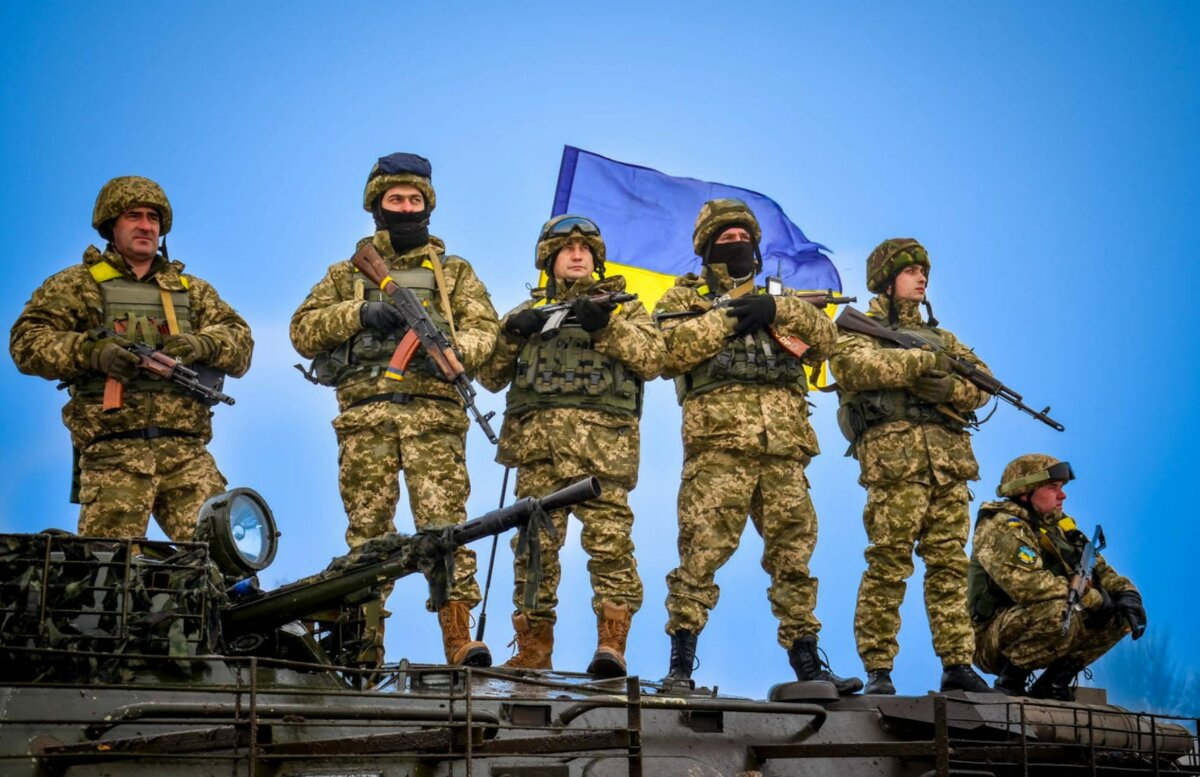 ВСУ на бронетехнике со знаком Z обстреливали жилые дома в ДНР