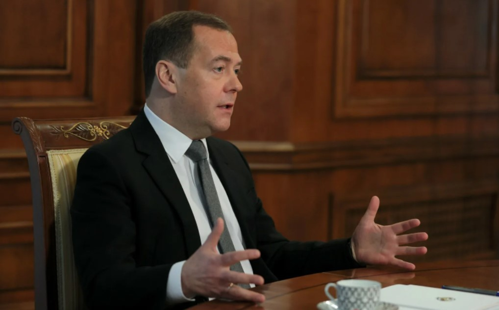 Медведев: «Призрак коммунизма наконец-то снова проник в Европу»