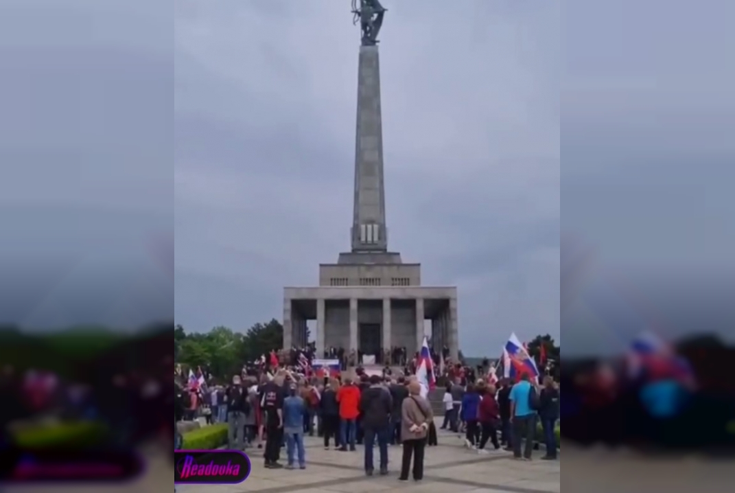 Акция «Бессмертный полк» в Братиславе собрала сотни словаков и россиян