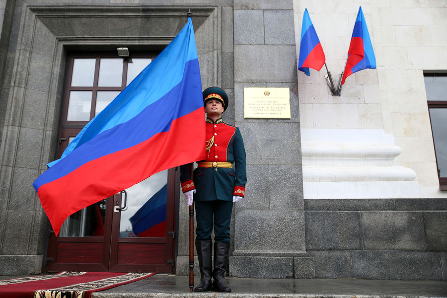 Войска ЛНР вышли на административную границу республики