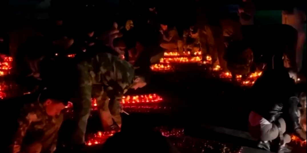 В День Победы активисты вместе с жителями зажгли свечу памяти в Донецке и Мариуполе