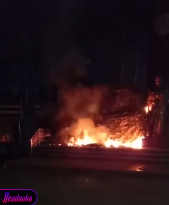 В Якутии из-за пожара поврежден памятник героям ВОВ