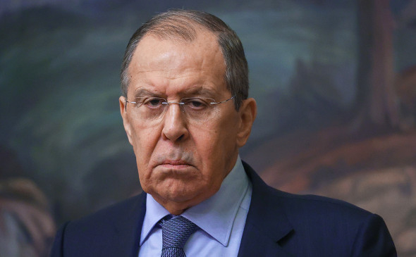 Лавров: киевские власти не выпускают из своих портов десятки судов с провизией