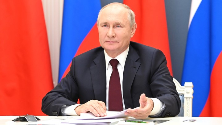 Путин поздравил Леонида Пасечника с Днем Луганской Народной Республики