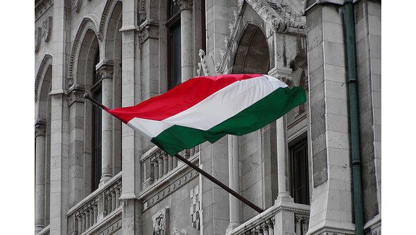 Венгрия согласна снять вето с топливного эмбарго против РФ за 18 млрд евро