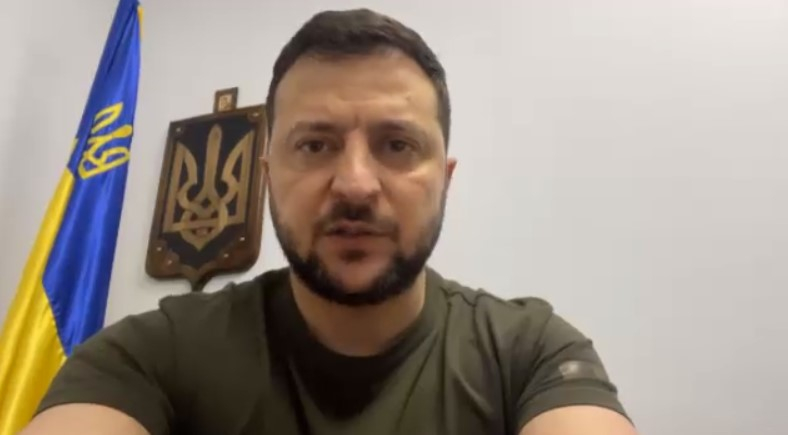 Зеленский попытался оправдаться за сдачу в плен батальона «Азов»
