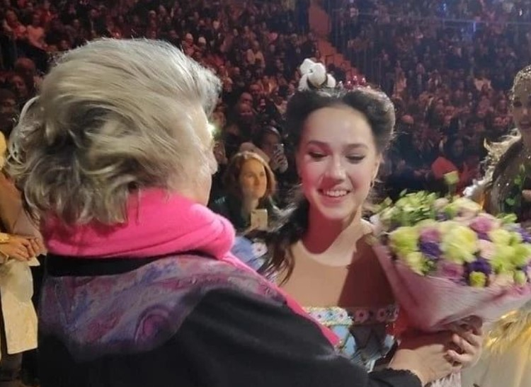 «Наша чемпионесса»: Тарасова трогательно поздравила Загитову с юбилеем