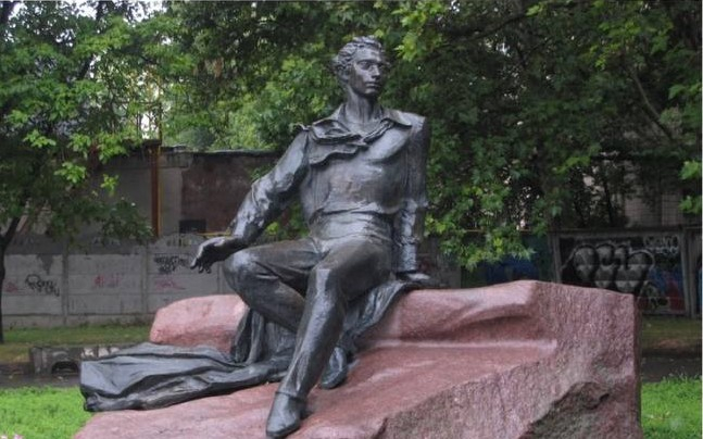 В Николаеве «таинственно исчез» памятник Пушкину возле Ингульского моста