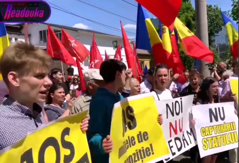 Жители Молдавии вышли на протесты