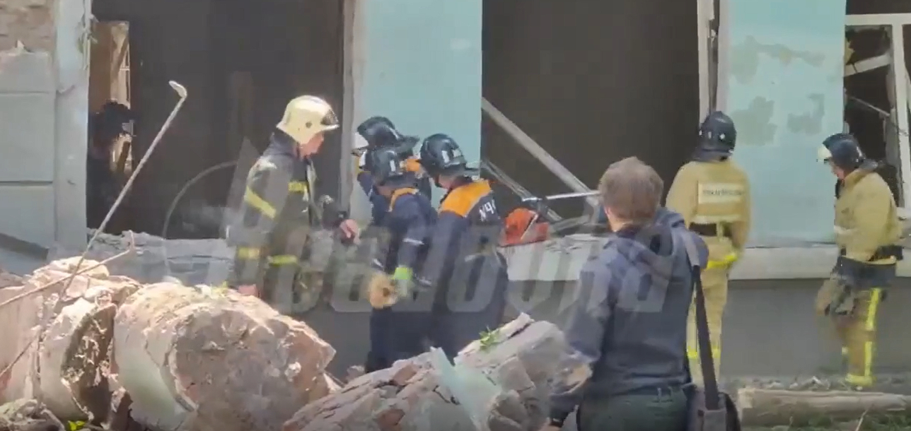 Опубликованы кадры с места обстрела ВСУ Ворошиловского района Донецка