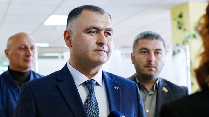 Южная Осетия приостанавливает вхождение в состав РФ