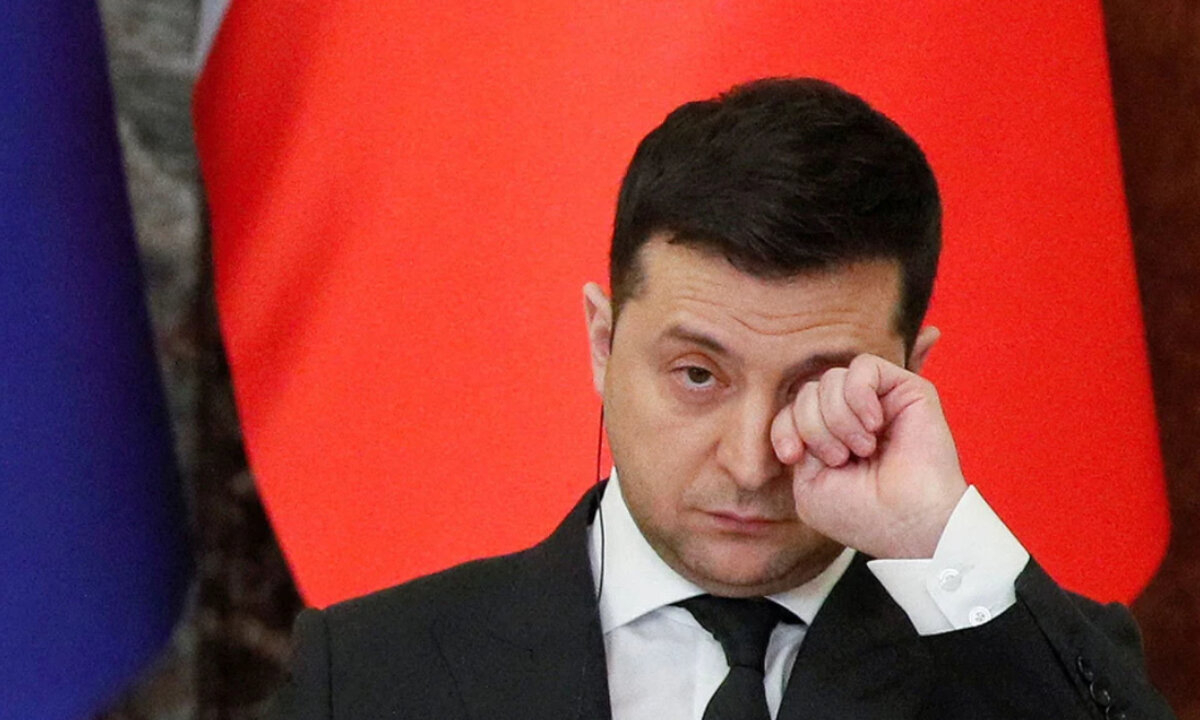 Зеленский: ВСУ ежедневно теряют в боях не менее 60-100 человек убитыми