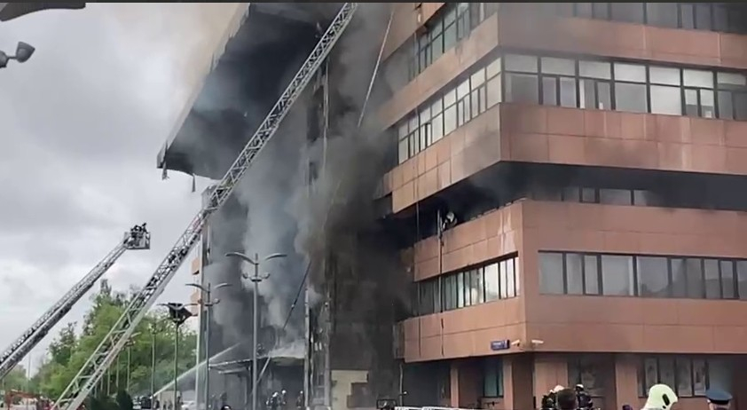 Более 120 человек спасены из горящего бизнес-центра «Гранд Сетунь Плаза»