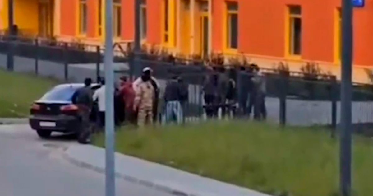 Мигранты устроили побоище возле детсада в Ленобласти