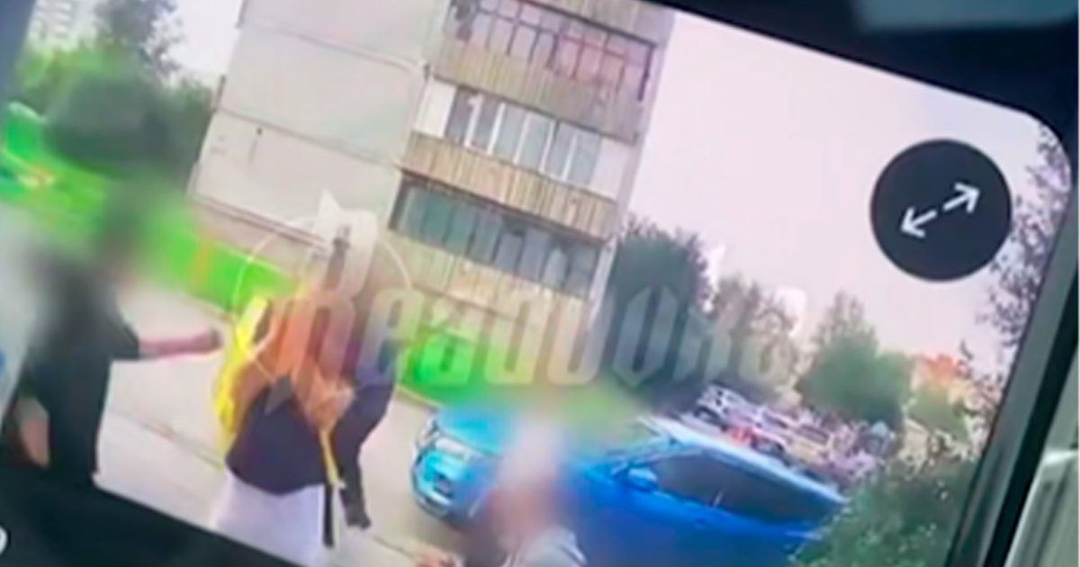 В Новосибирске подростки избили курьера, предотвратившего кражу в магазине