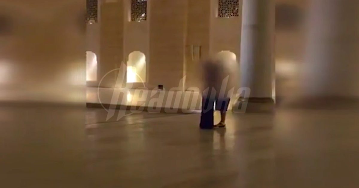 Российские туристы оказались под следствием в Турции из-за поцелуя у мечети